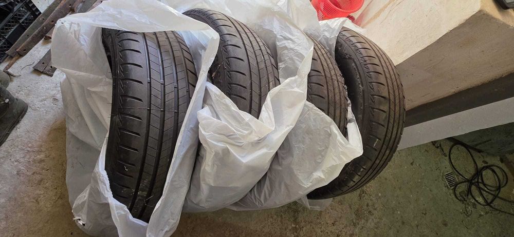 Vând set-4 Anvelope NOI Bridgestone Turanza Eco Enliten 225/65 R17 102V - DOT 2026, 0 km, prima echipare Ford Kuga - 1600 lei