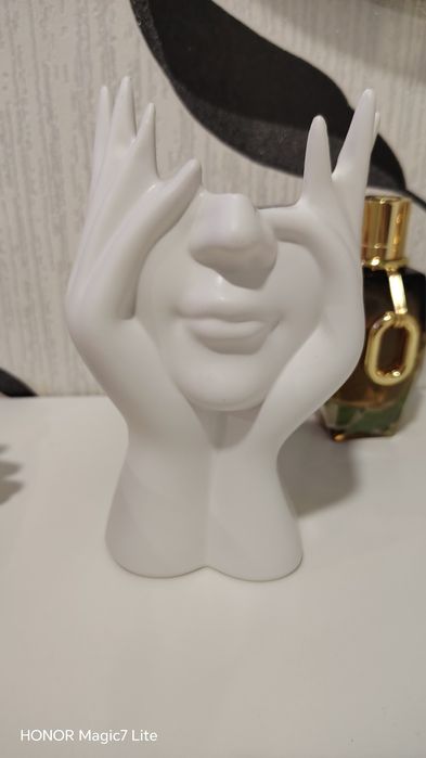 Suport decorativ pentru pensule și creioane