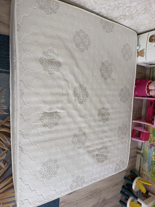 Продам матрас Б/У