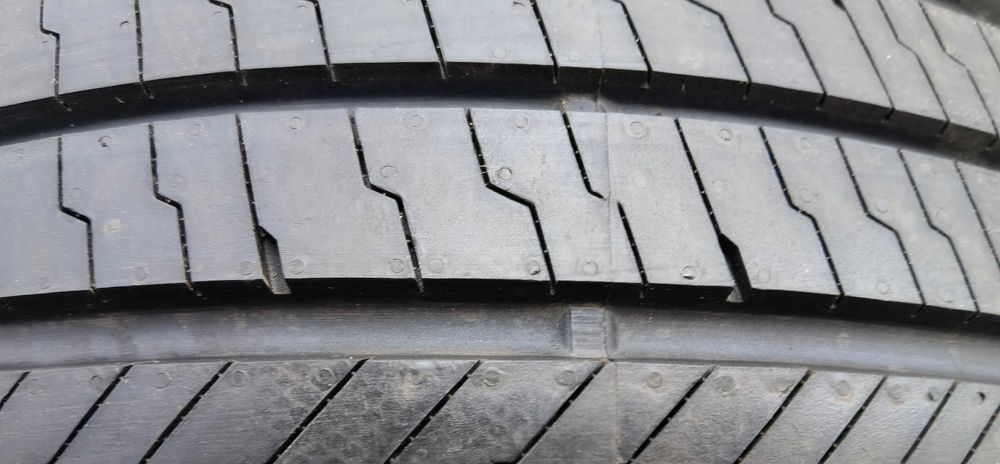 НОВИ 215 60 17C.  Continental