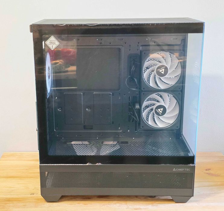 Vând Carcasă Chieftec Vista