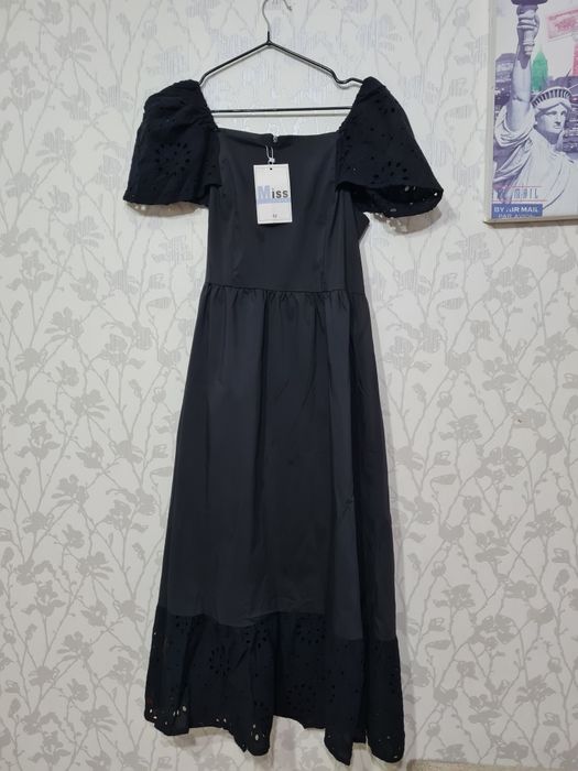 Продам платья новые