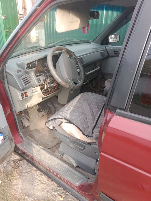 Продам Мазда MPV