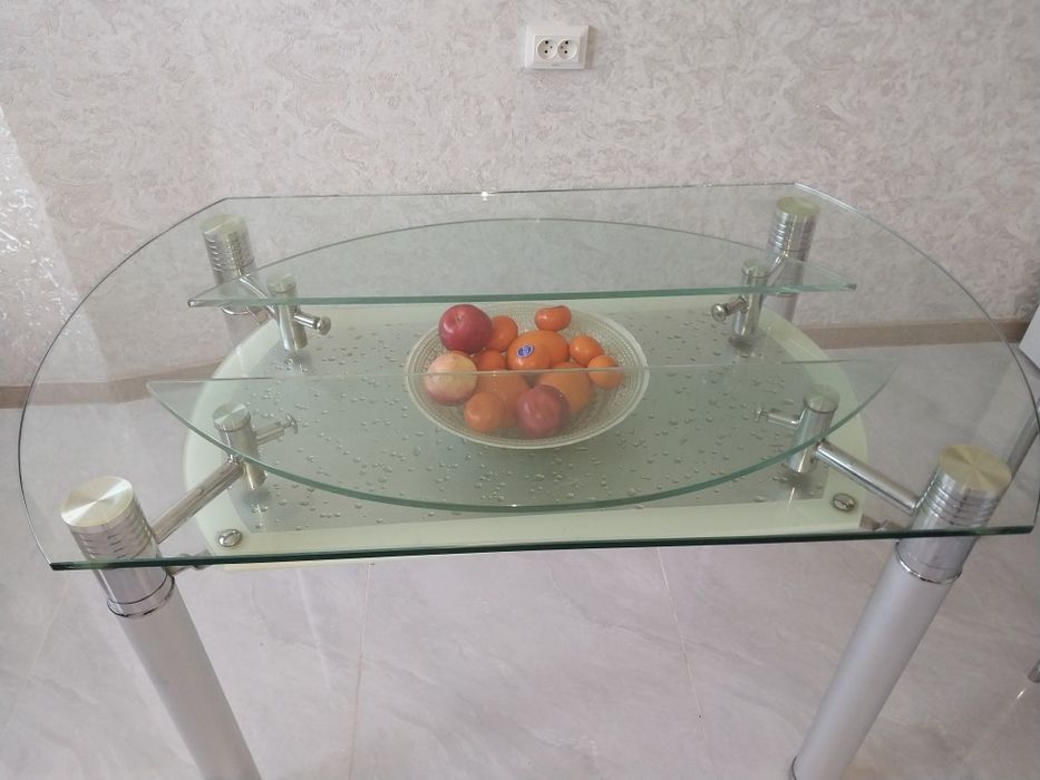 Кухонный стол и стулья