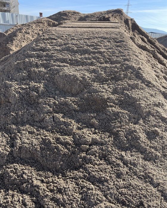 Pietriș   Nisip   Balastru  Pamant vegetal  Beton Semi-umed