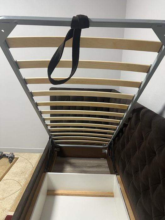 Продам кровать 90*200