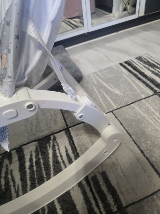 Запазен детски шезлонг