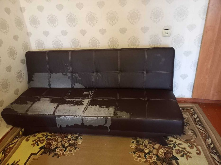 отдам бесплатно  диван