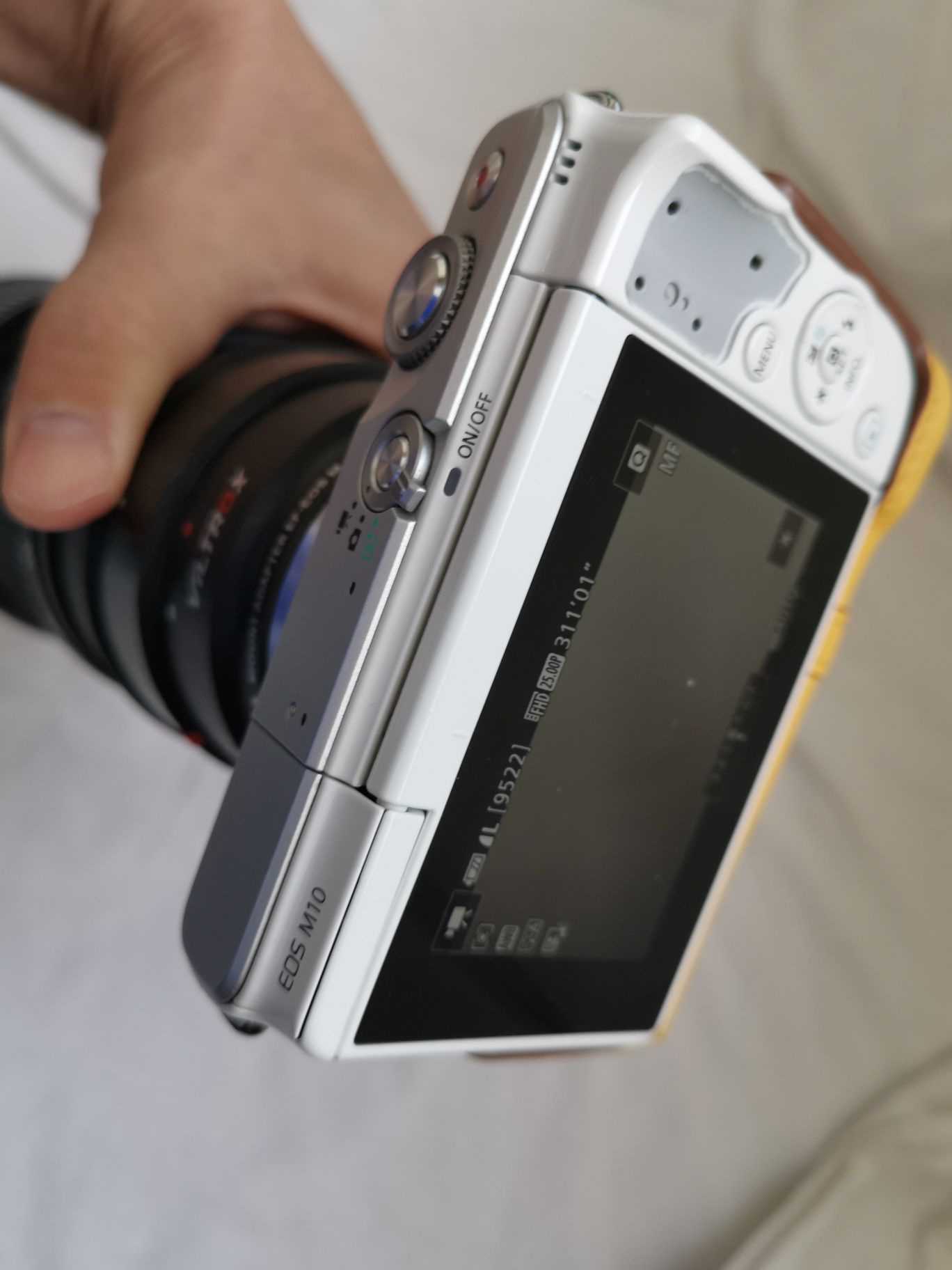 Canon m10 cu tamron 70 200 2 8 la 2000 lei oradea olx ro