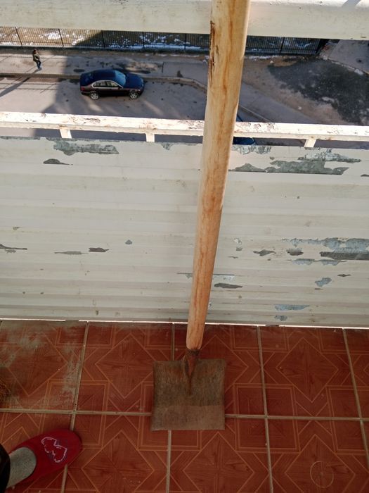 Лопата и электрический вытяжка