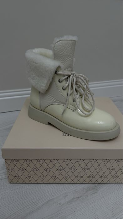 Продам теплые сапоги