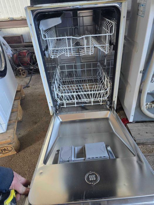 Продавам съдомялна  Siemens за вграждане 45см