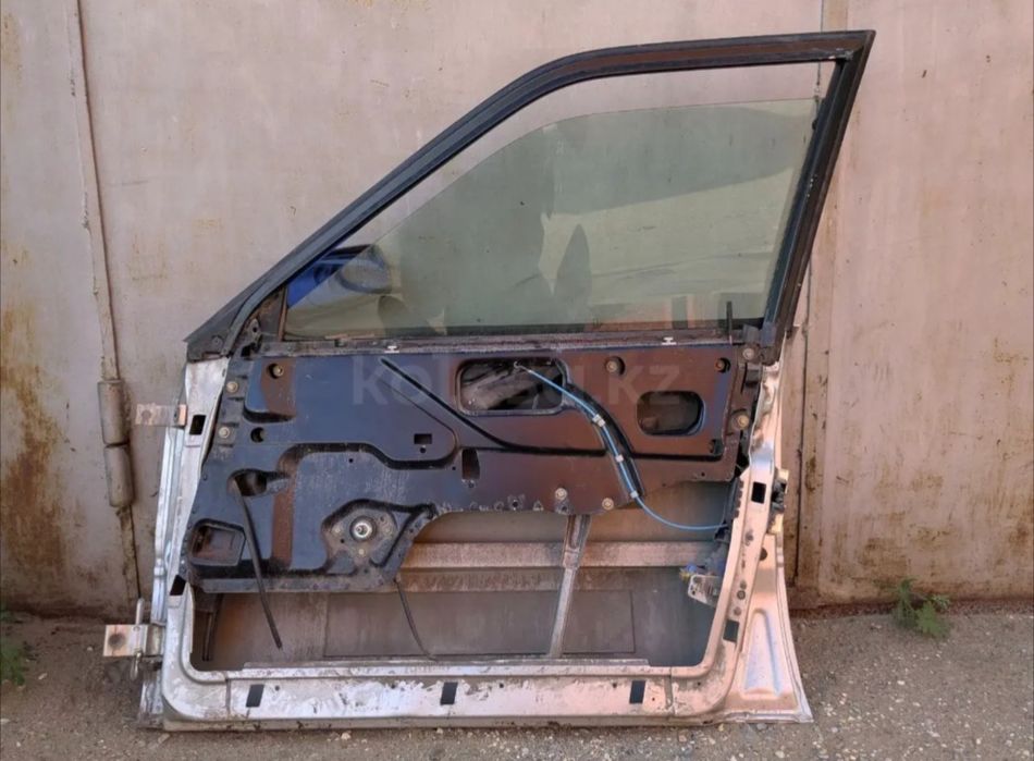 Дверь передняя правая Audi 80b4