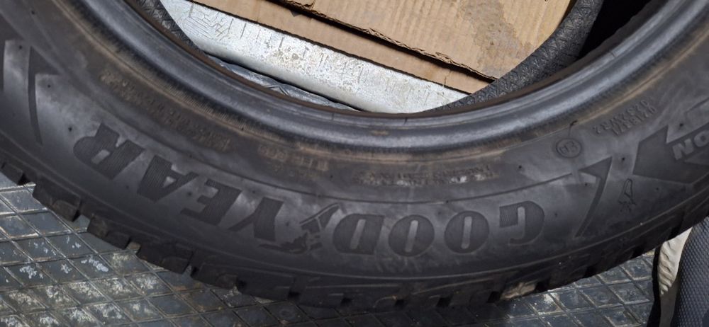 7.8mm! 215 55 16 Goodyear ultragrip performance