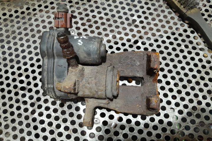 Etrier spate dreapta Audi A4 B8/8K