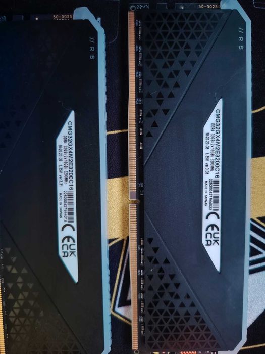 Рам памет Corsair VENGEANCE RGB PRO SL 32GB (2x16GB) DDR4 3200MHz