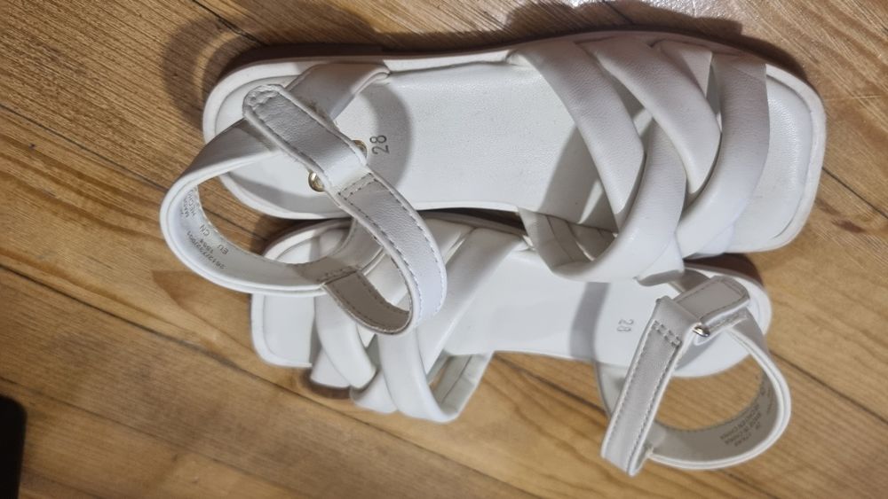 Детски сандали Zara