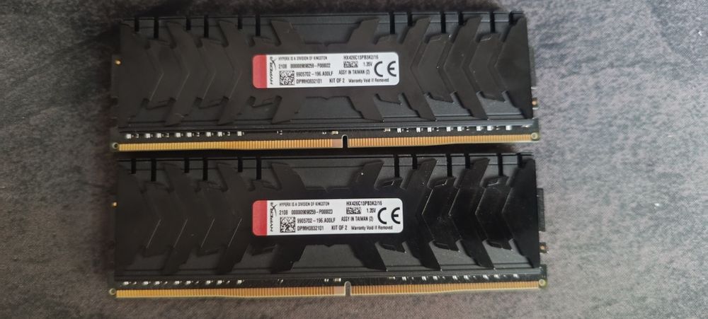 Продам плашки памяти DDR4 2×8