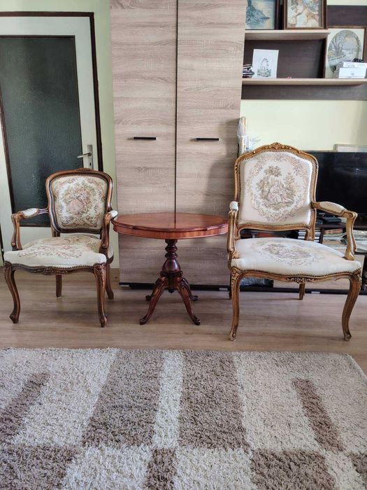 Продавам столове - резбовани в бароков стил