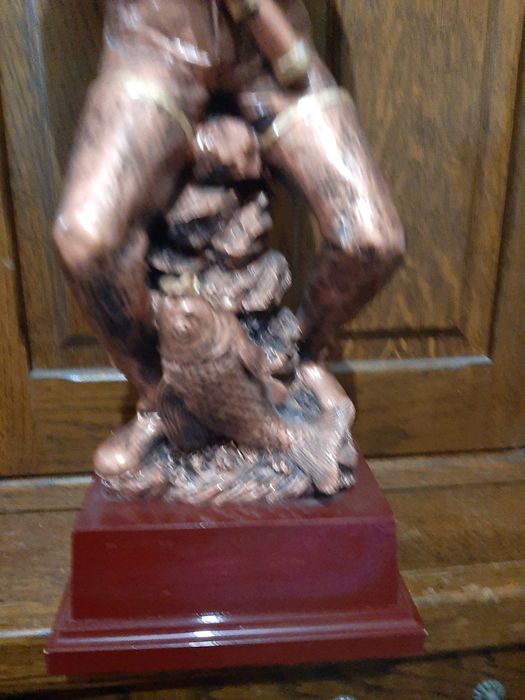 statue Pescar din rășină