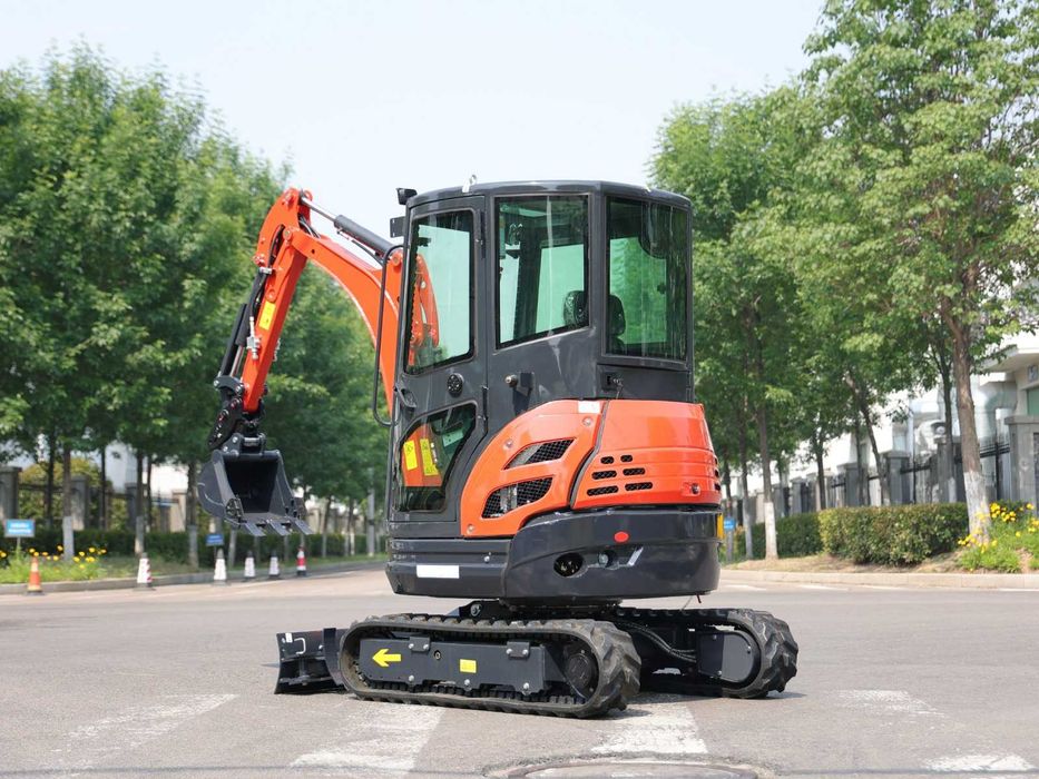 Miniexcavator Kubota 2.5 tone nou cu garantie