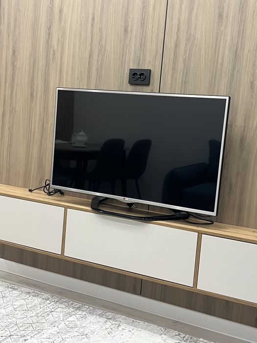 Продам телевизор LG