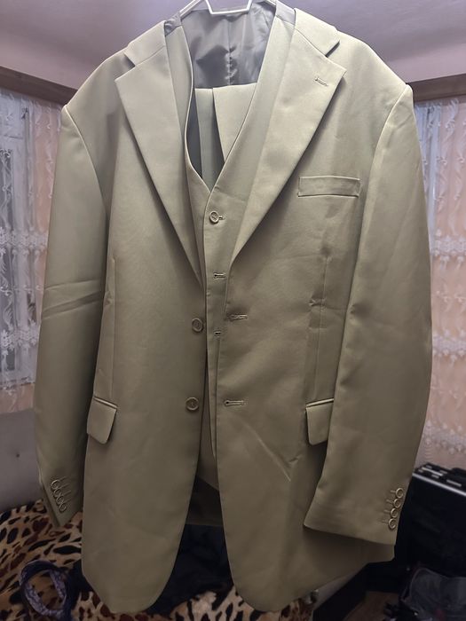 Vand costum marimea XL