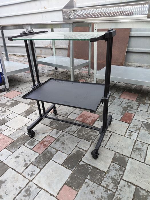 Столик медицинский