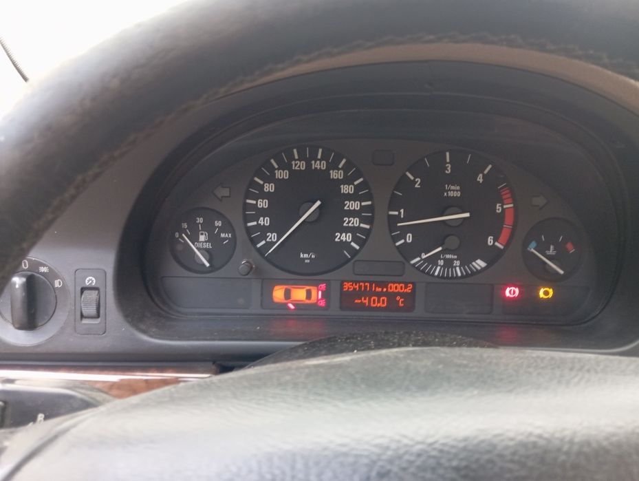 Продавам Е39 525 163 Фейслифт На Части