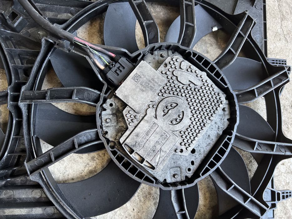 Перки с дифузьор радиатори за Audi A5 S5 A6 4g A8 Q5  2013г+ 4H0959455