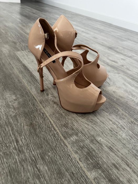 Sandale crem, cu platforma