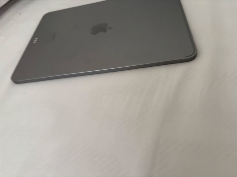 iPad pro 11” cu pen apple