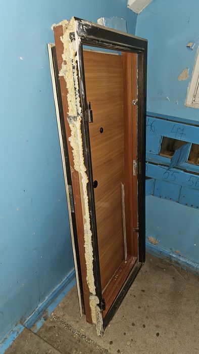 Продам входные дверь