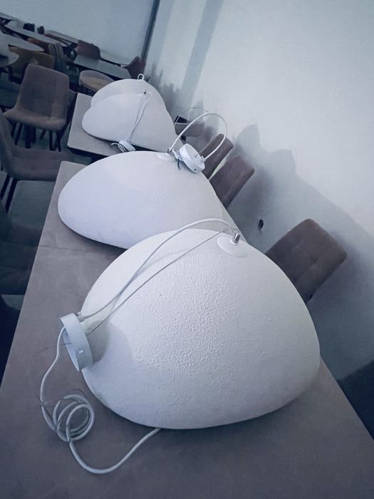 Стулья, столы, и 3 дивана