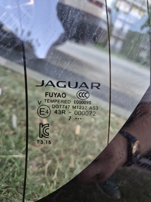 Luneta Jaguar E - Pace