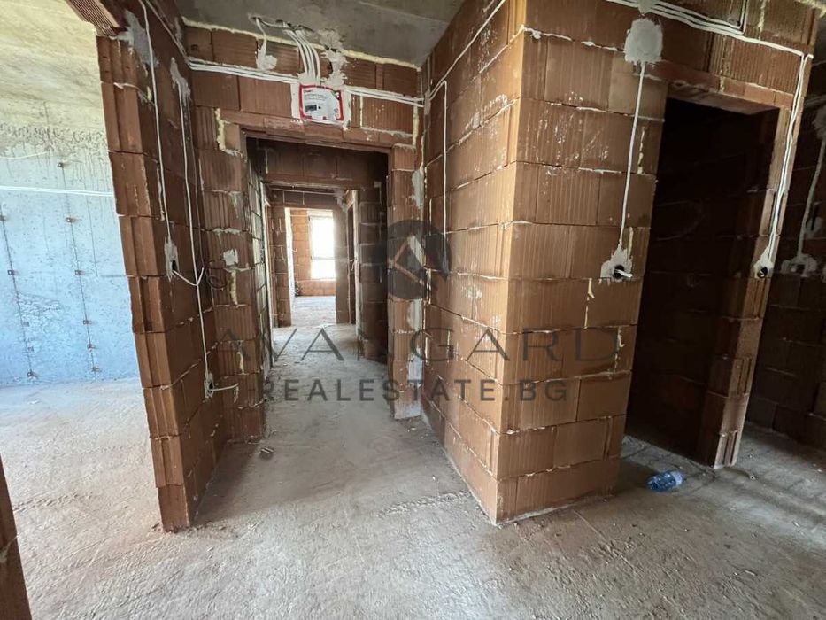 Продава се Тристаен апартамент в Пловдив, Остромила - 96 кв.м за 1296 €/кв.м - Снимка #8