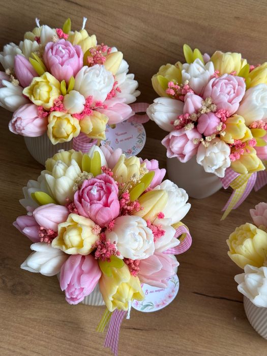 Пролетни букетчета от восък за 8 март