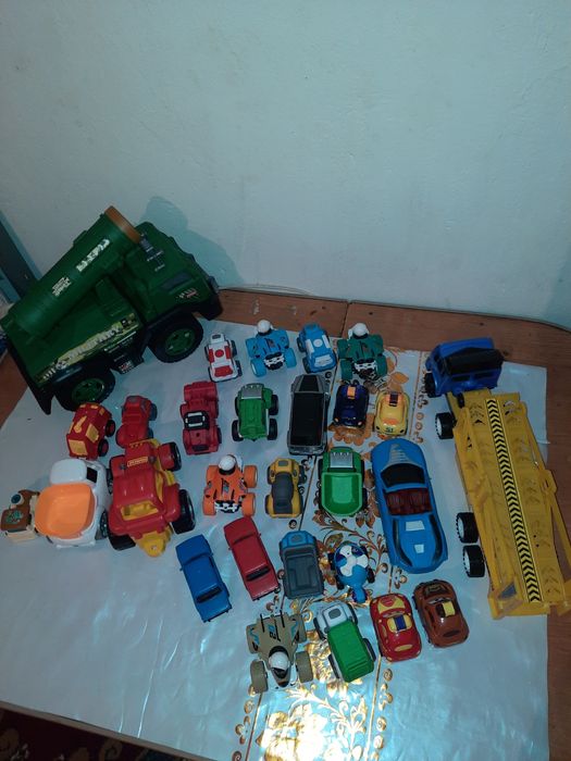 Машинки игрушкий