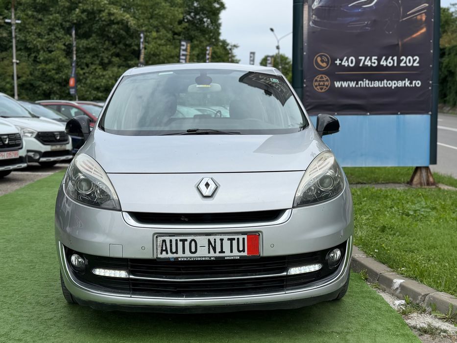 Renault Grand Scenic 7 locuri si in Rate