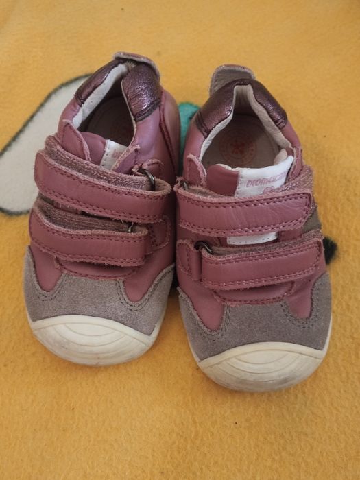 Ботинки и вещи смотрите фото