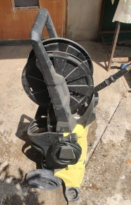 Karcher K4 Premium (made în Italia) cu rolă de strângere şi furtun ~7–