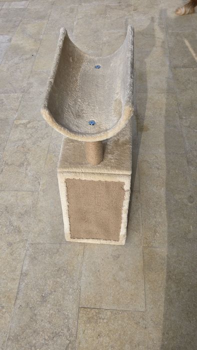 Căsuță de  pisici