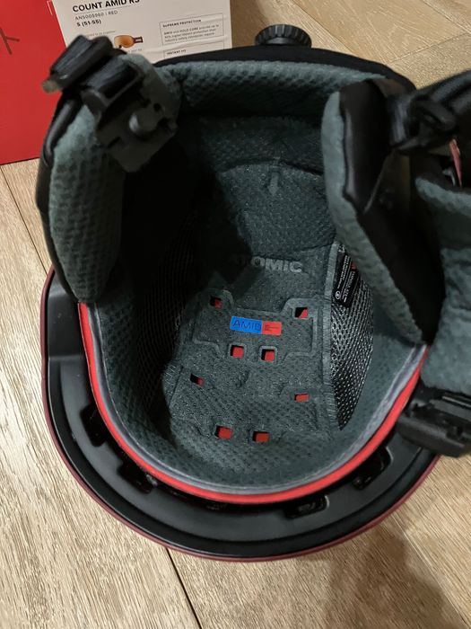 Atomic count amid RS ски каска