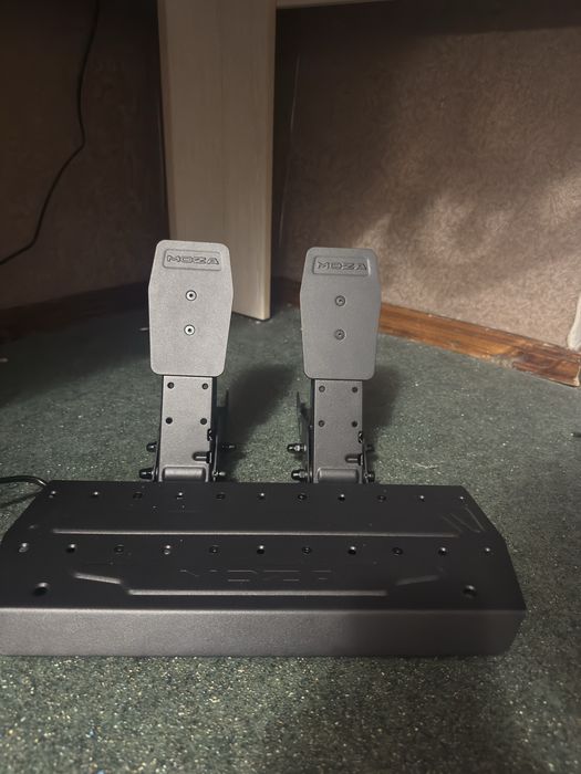 Игравой руль,Moza r3
