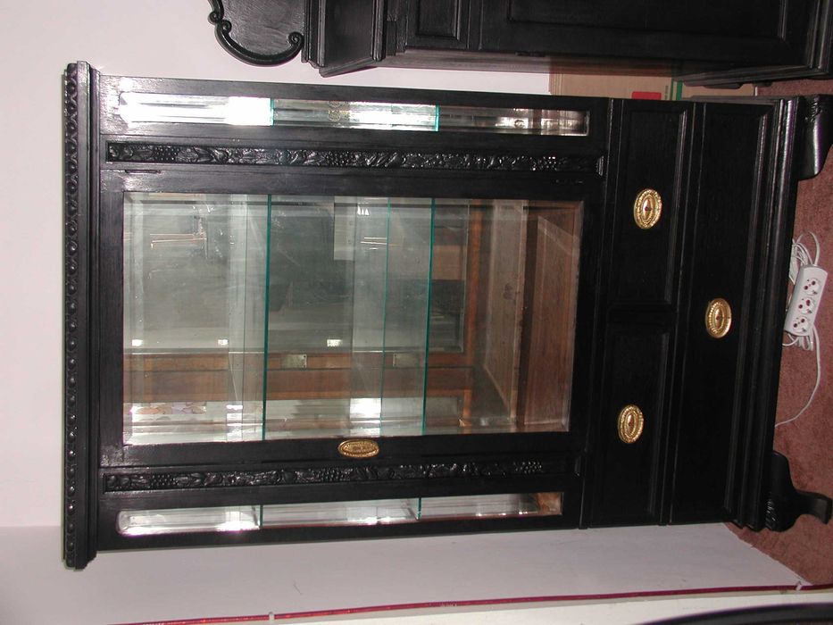 Persoana fizica vand garnitura mobila veche