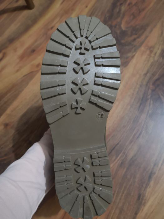 Чисто нови боти - цвят Каки