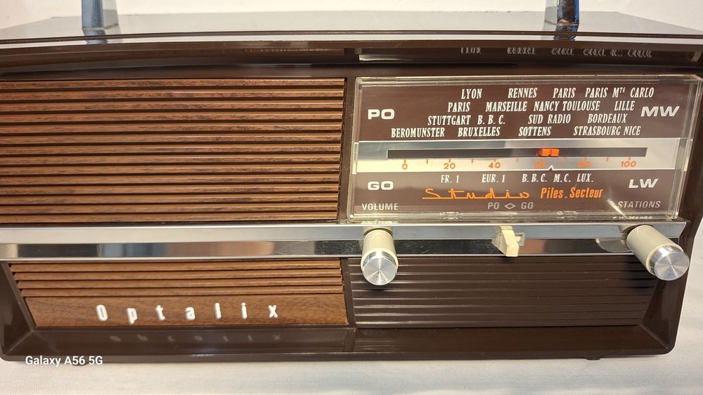Aparat de radio vechi Optalix Studio