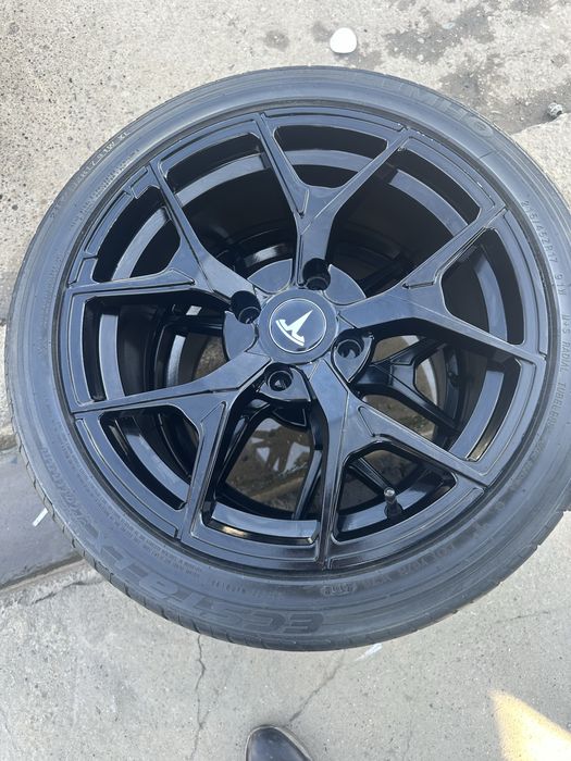 Nev fason qora glansivey r17