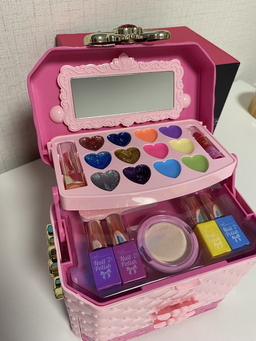 Музикално куфарче с гримове