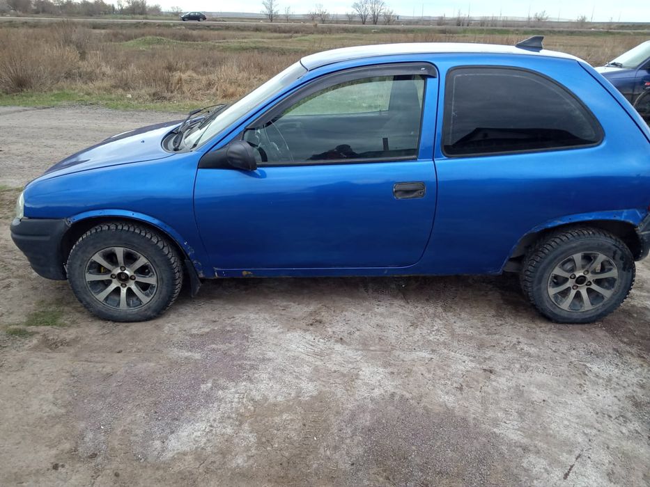 Opel Corsa, 1995 года